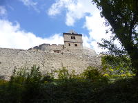 Odenwald Foto: Außenmauern der Burg Frankenstein