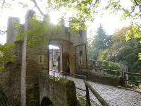 Odenwald Foto: Tor zum Alsbacher Schloss